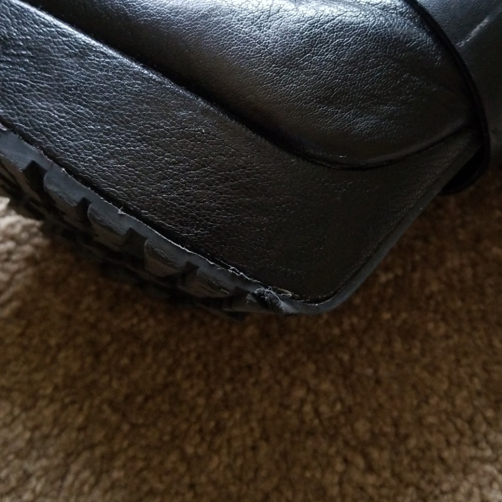 BCBG BOOTIES - Picture 7 of 7